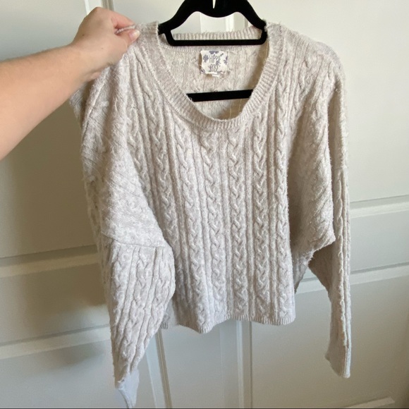 Women’s Cropped Sweater - Picture 4 of 5